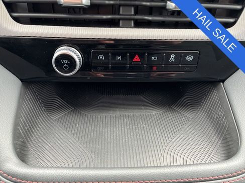 Used 2025 Ford Explorer Active AWD/4WD image 19