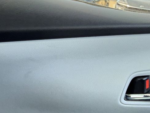 Used 2022 Toyota Prius XLE image 25