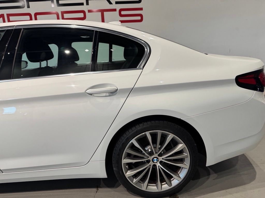 Used 2023 BMW 530i xDrive w/ Premium Package AWD/4WD image 4