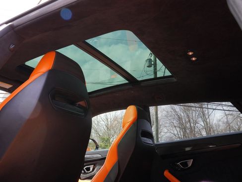 Used 2022 Lamborghini Urus AWD/4WD image 47