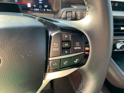 Certified 2025 Ford Explorer Platinum image 24