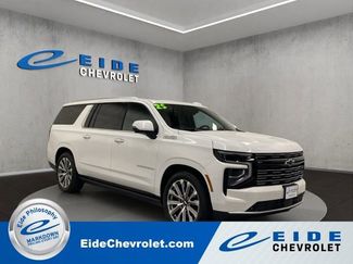 Used 2025 Chevrolet Suburban High Country AWD/4WD video 1