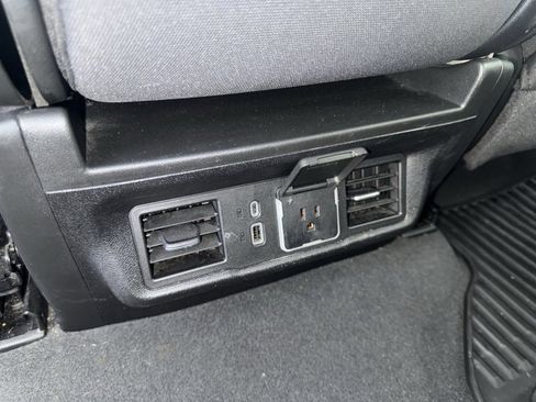 Used 2025 Chevrolet Silverado 1500 LT image 39