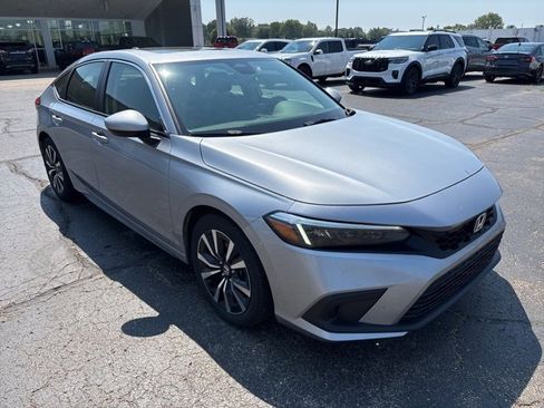 Used 2022 Honda Civic EX-L image 9