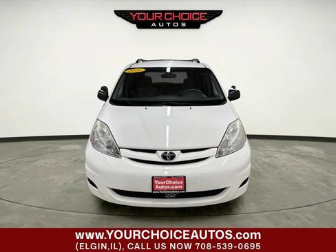 Used 2010 Toyota Sienna LE FWD image 11