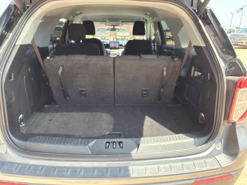 Used 2024 Ford Explorer XLT AWD/4WD image 23