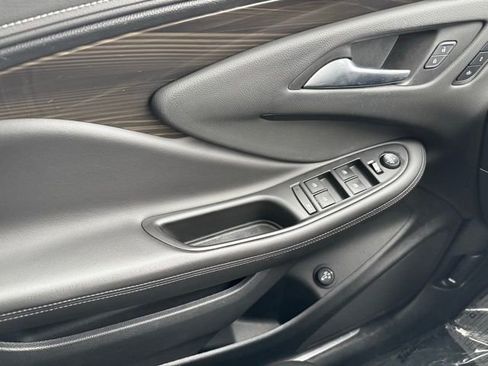 Used 2019 Buick Envision Essence image 30