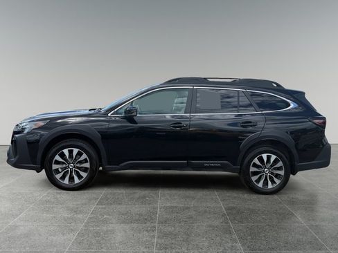 Used 2025 Subaru Outback Limited AWD/4WD image 3