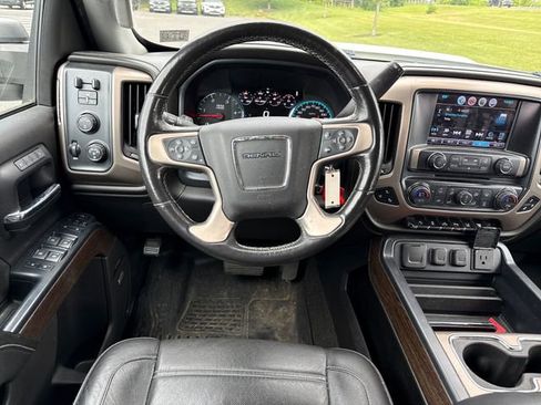 Used 2018 GMC Sierra 2500 Denali w/ Duramax Plus Package AWD/4WD image 19