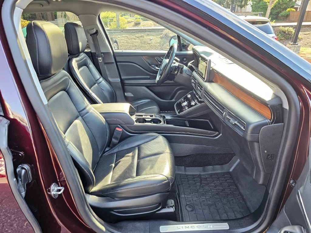 Used 2020 Lincoln Corsair Reserve w/ Equipment Group 201A AWD/4WD image 29
