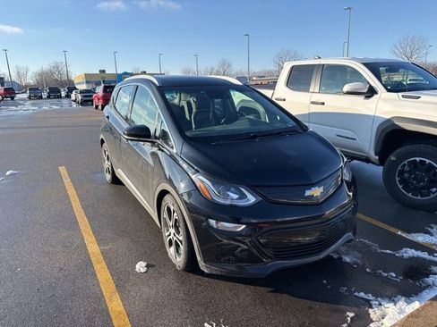 Used 2021 Chevrolet Bolt Premier w/ Infotainment Package image 3