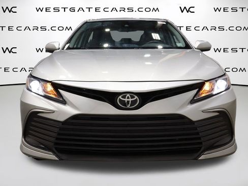 Used 2022 Toyota Camry LE image 2