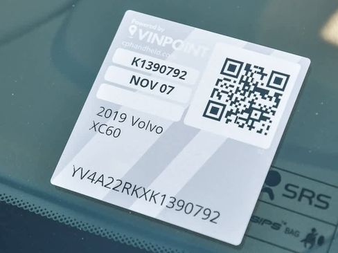 Used 2019 Volvo XC60 T6 Momentum w/ Advanced Package image 28