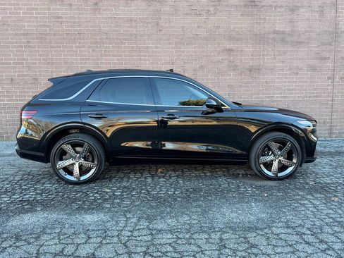 Used 2023 Genesis GV70 3.5T Sport w/ Sport Prestige Package image 6