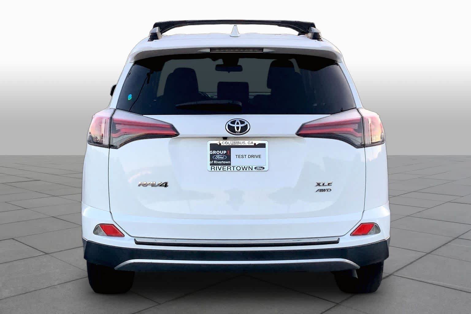 Used 2018 Toyota RAV4 XLE w/ Plus Extra Value Package AWD/4WD image 5