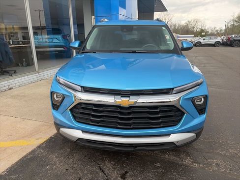 Used 2025 Chevrolet TrailBlazer LT AWD/4WD image 4