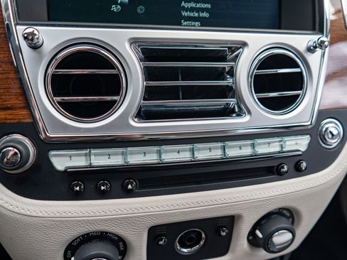 Used 2010 Rolls-Royce Ghost RWD image 31