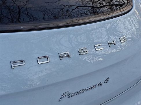 Used 2016 Porsche Panamera 4 Edition image 9