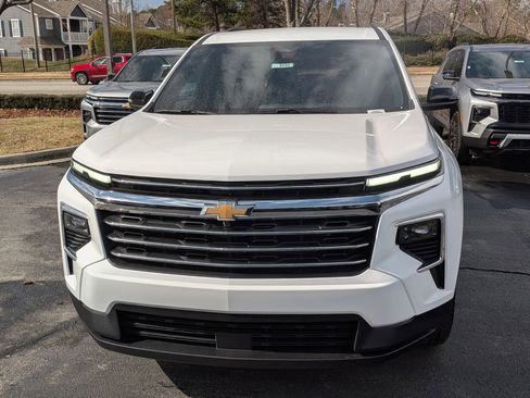 New 2026 Chevrolet Traverse LT image 2