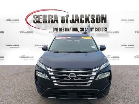 Used 2025 Nissan Rogue Platinum w/ Tech Package AWD/4WD image 3