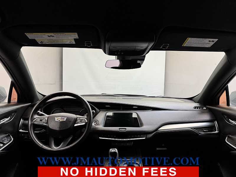 Used 2023 Cadillac XT4 Premium Luxury FWD image 11