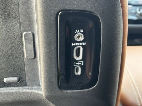 New 2026 Chrysler Pacifica Pinnacle image 40