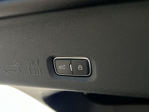 Certified 2025 Lincoln Navigator L Black Label image 38