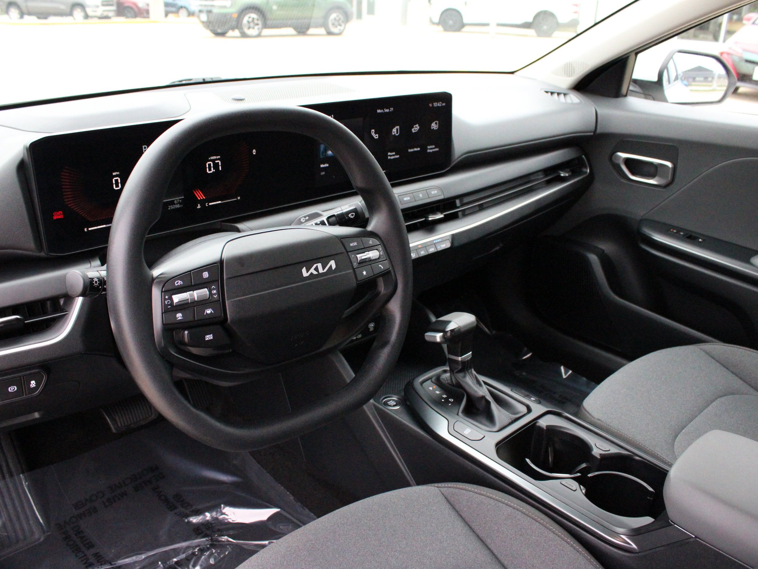 Used 2025 Kia K4 FWD image 13
