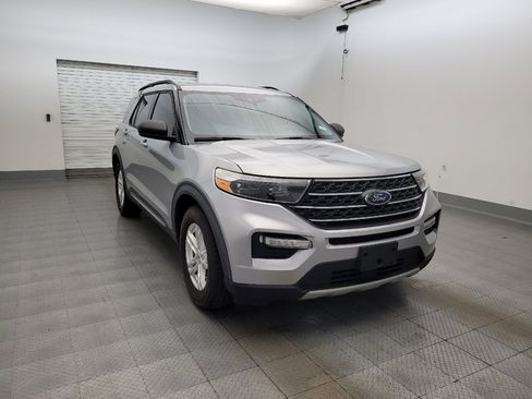Used 2020 Ford Explorer XLT w/ Equipment Group 202A RWD image 13
