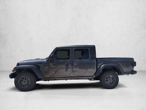 Certified 2025 Jeep Gladiator Sport AWD/4WD image 5