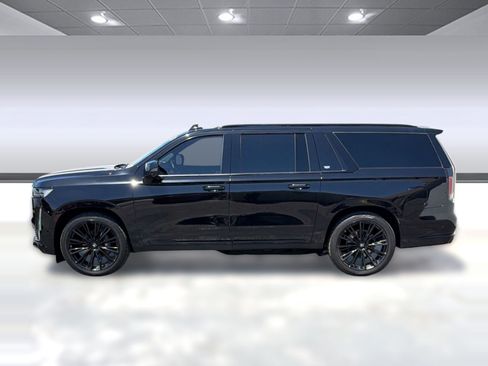 Used 2024 Cadillac Escalade ESV Sport Platinum AWD/4WD image 2