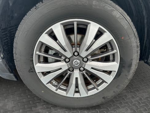 Used 2018 Nissan Pathfinder S AWD/4WD image 9
