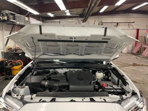 Used 2023 Toyota Tacoma TRD Off-Road AWD/4WD image 39