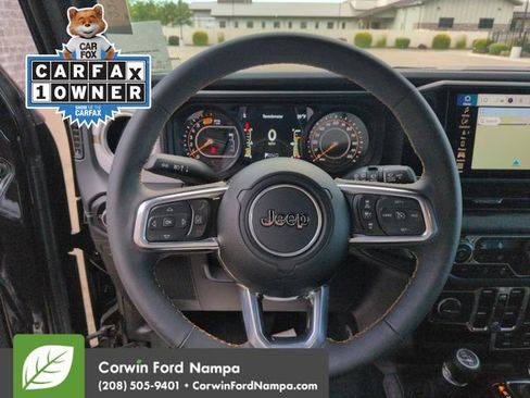 Used 2024 Jeep Wrangler Unlimited Sahara w/ Technology Group AWD/4WD image 14
