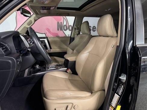 Used 2019 Toyota 4Runner Limited image 18