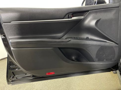 Certified 2020 Toyota Camry SE FWD image 17