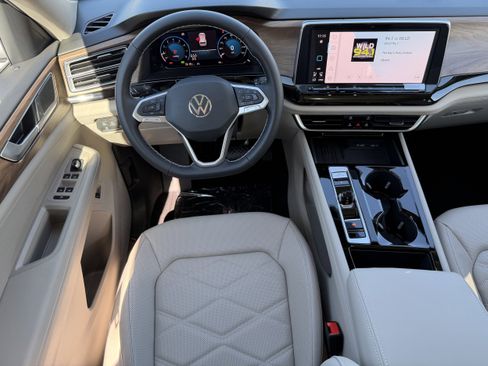 New 2026 Volkswagen Atlas SE image 12