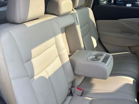 Used 2016 Nissan Murano Platinum w/ Platinum Technology Package FWD image 30