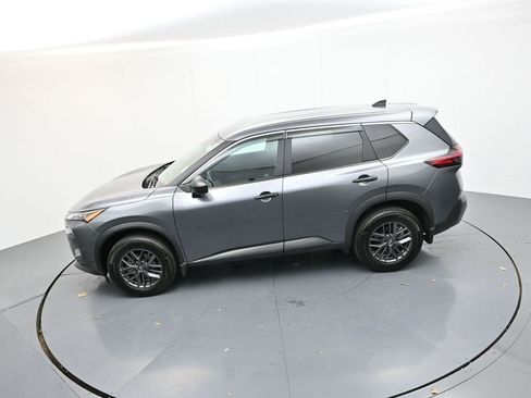Used 2023 Nissan Rogue S image 19
