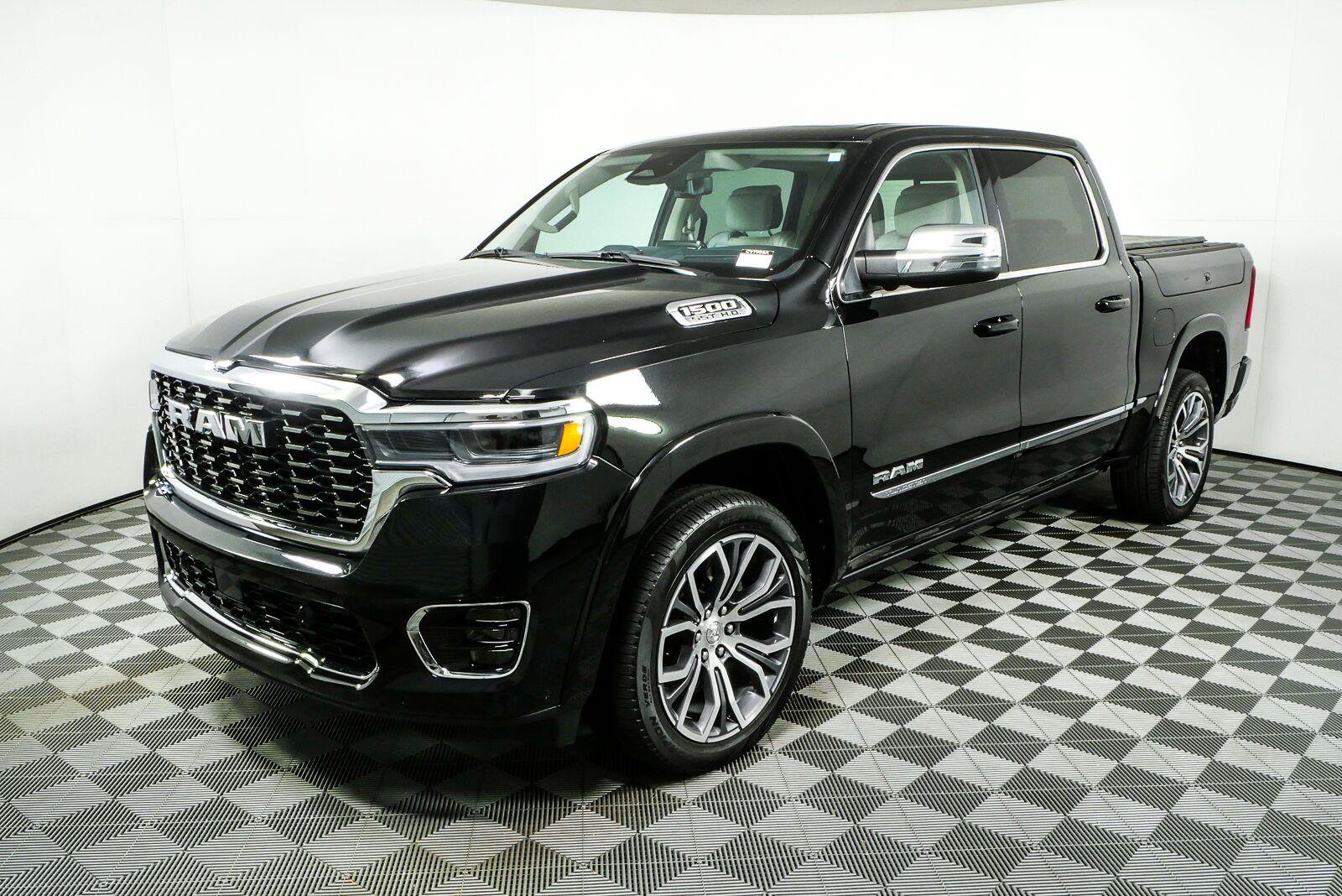 Used 2025 RAM 1500 Tungsten AWD/4WD image 27