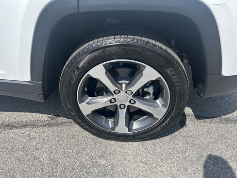 Certified 2022 Jeep Grand Cherokee Limited 4xe w/ Luxury Tech Group II image 7