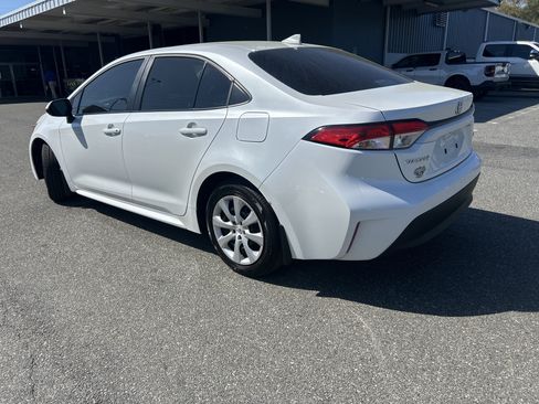 Used 2025 Toyota Corolla LE FWD image 5