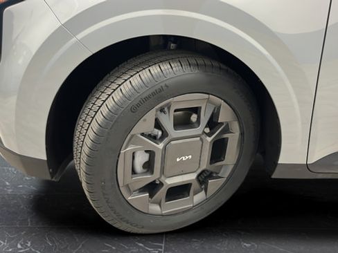 Used 2025 Kia Carnival EX FWD image 37