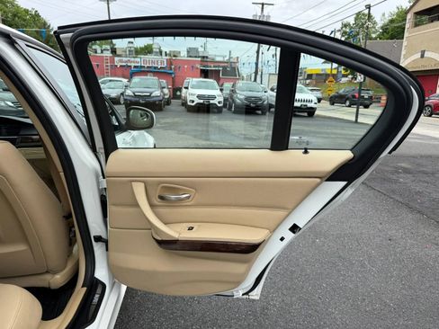 Used 2011 BMW 328i xDrive Sedan AWD/4WD image 40