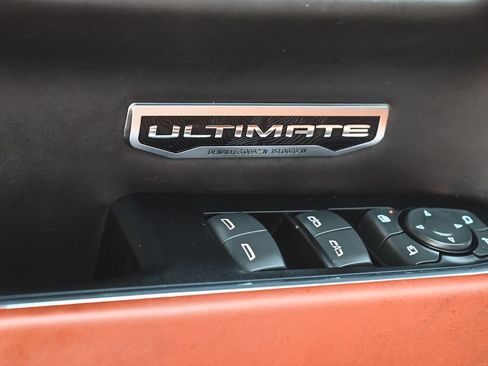 Used 2022 GMC Sierra 1500 Denali Ultimate AWD/4WD image 8
