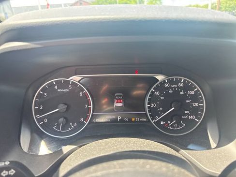 Used 2024 Nissan Rogue S FWD image 19