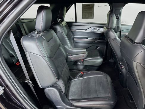 Used 2025 Ford Explorer ST RWD image 28