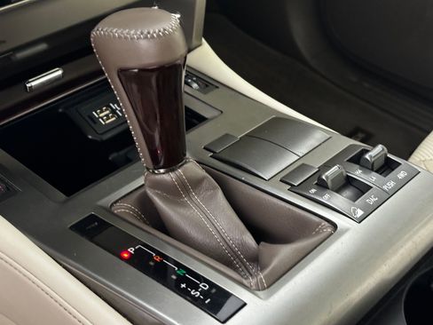 Used 2019 Lexus GX 460 Premium image 18