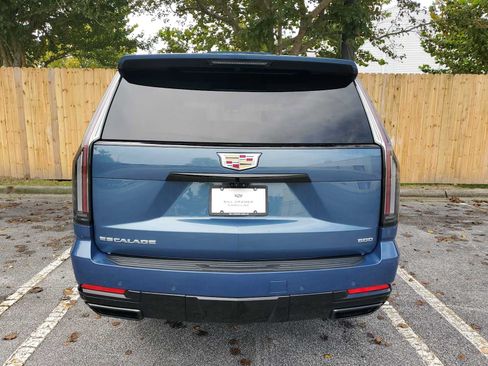 Certified 2026 Cadillac Escalade Platinum Sport AWD/4WD image 4