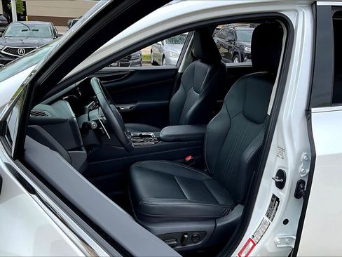 Used 2025 Lexus NX 250 FWD w/ Accessory Package (Z2) image 7